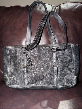 COACH- NWOT Classic Black Leather Tote Bag with Contrast Stitching